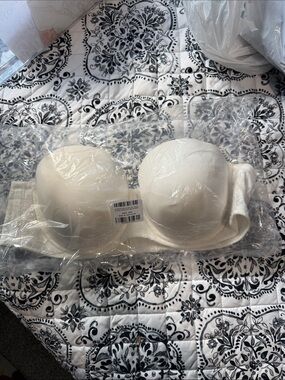 Strapless Padded Push up lace sling straight back Bra — White